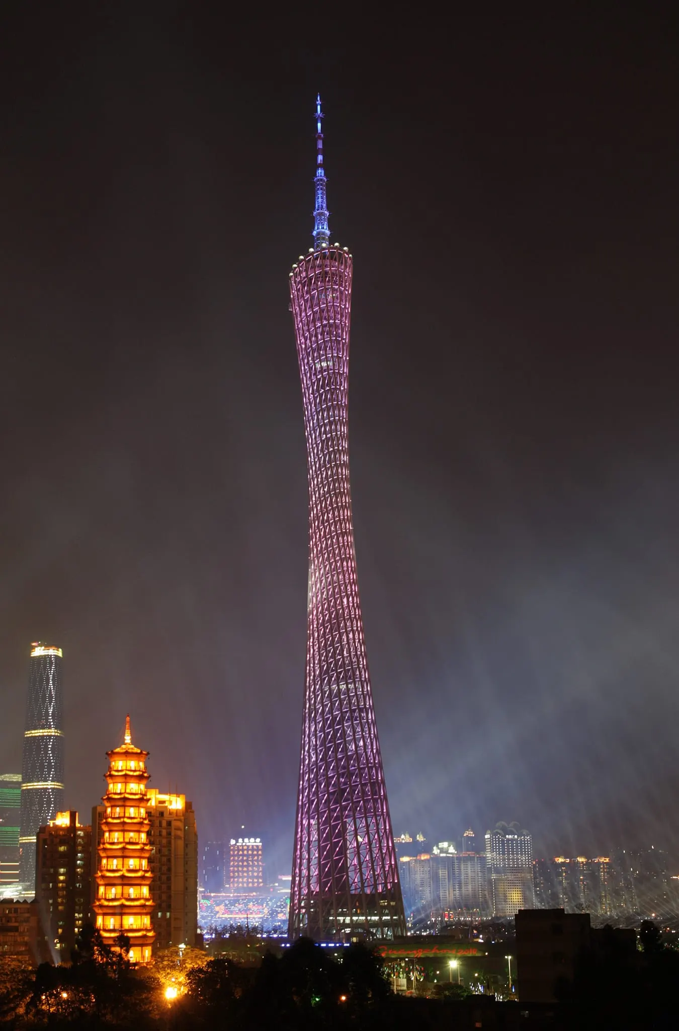 Canton Tower (广州塔, "the Slim Waist")