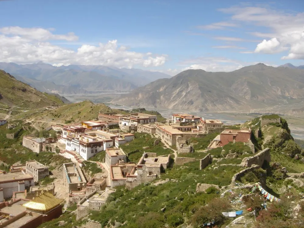 Ganden Monastery (甘丹寺)