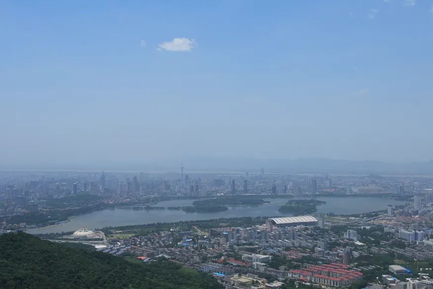 Xuanwu Lake (玄武湖)
