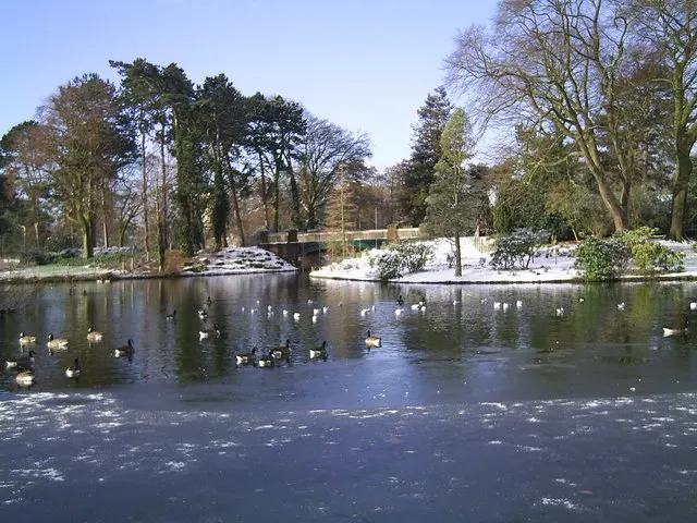 West Lake Park (西湖公园)