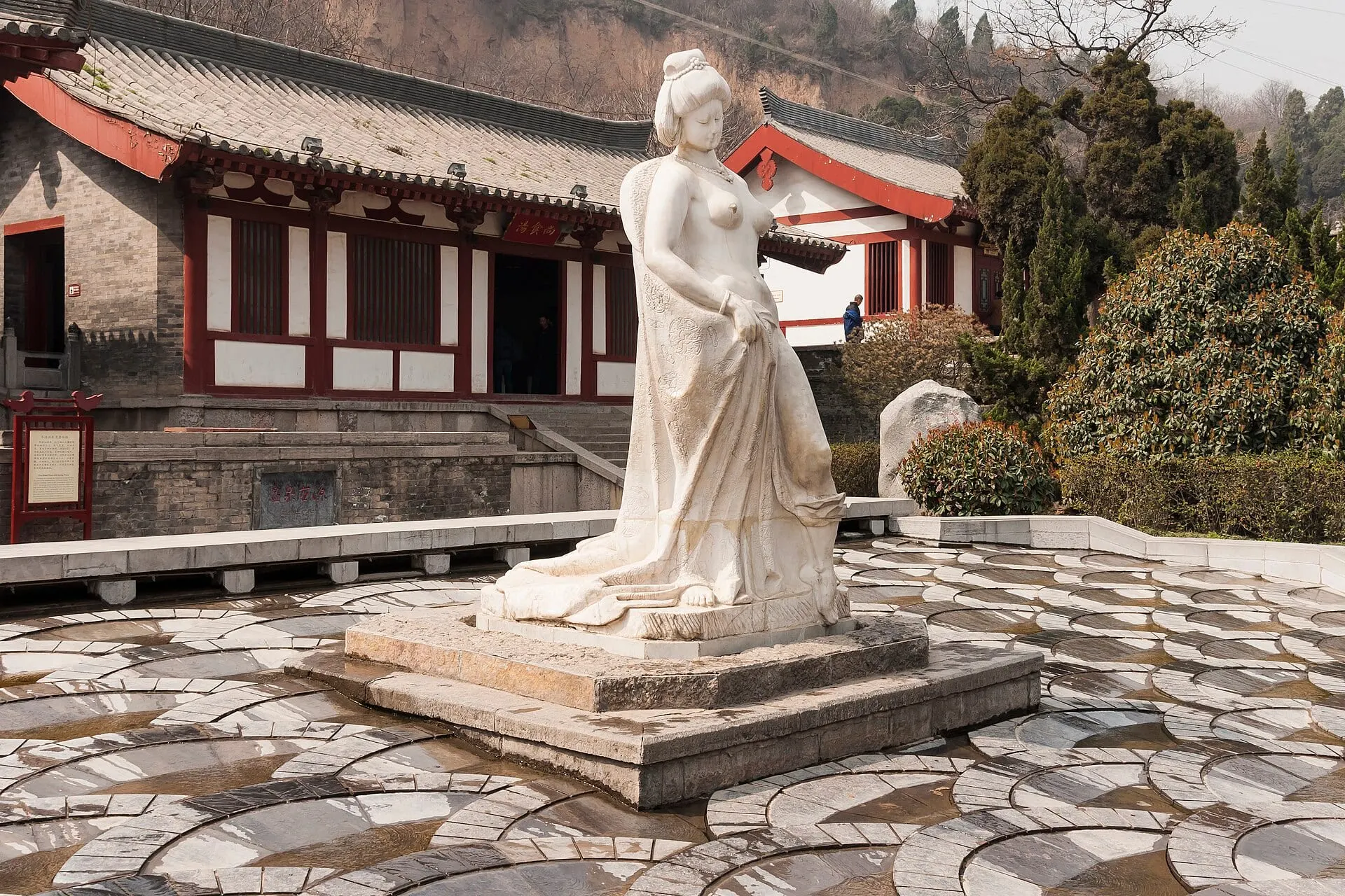 Huaqing Palace and Mount Li